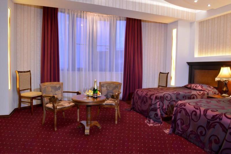 Spa Hotel Grace Forum Yerevan Quarto foto
