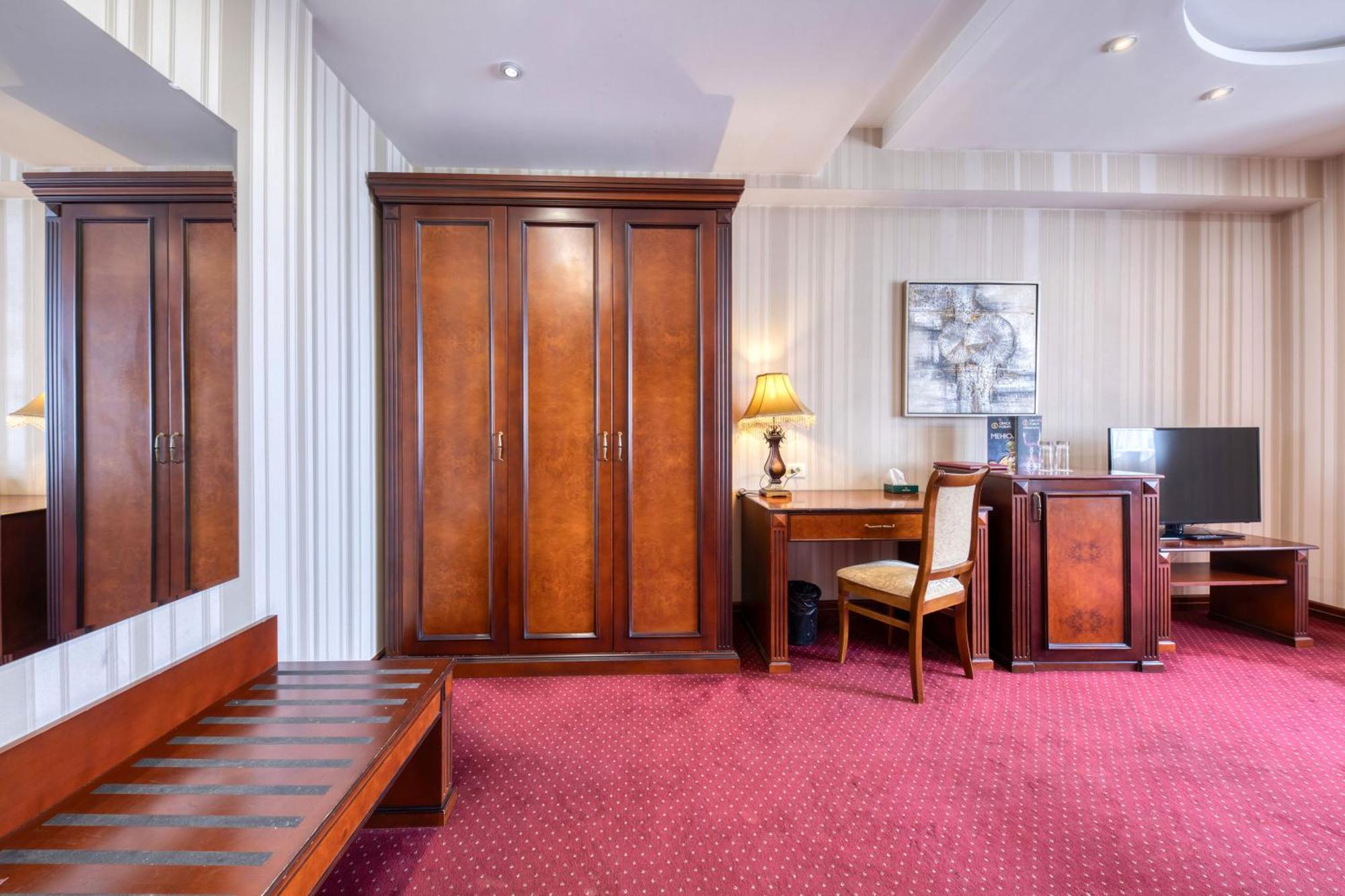 Spa Hotel Grace Forum Yerevan Quarto foto