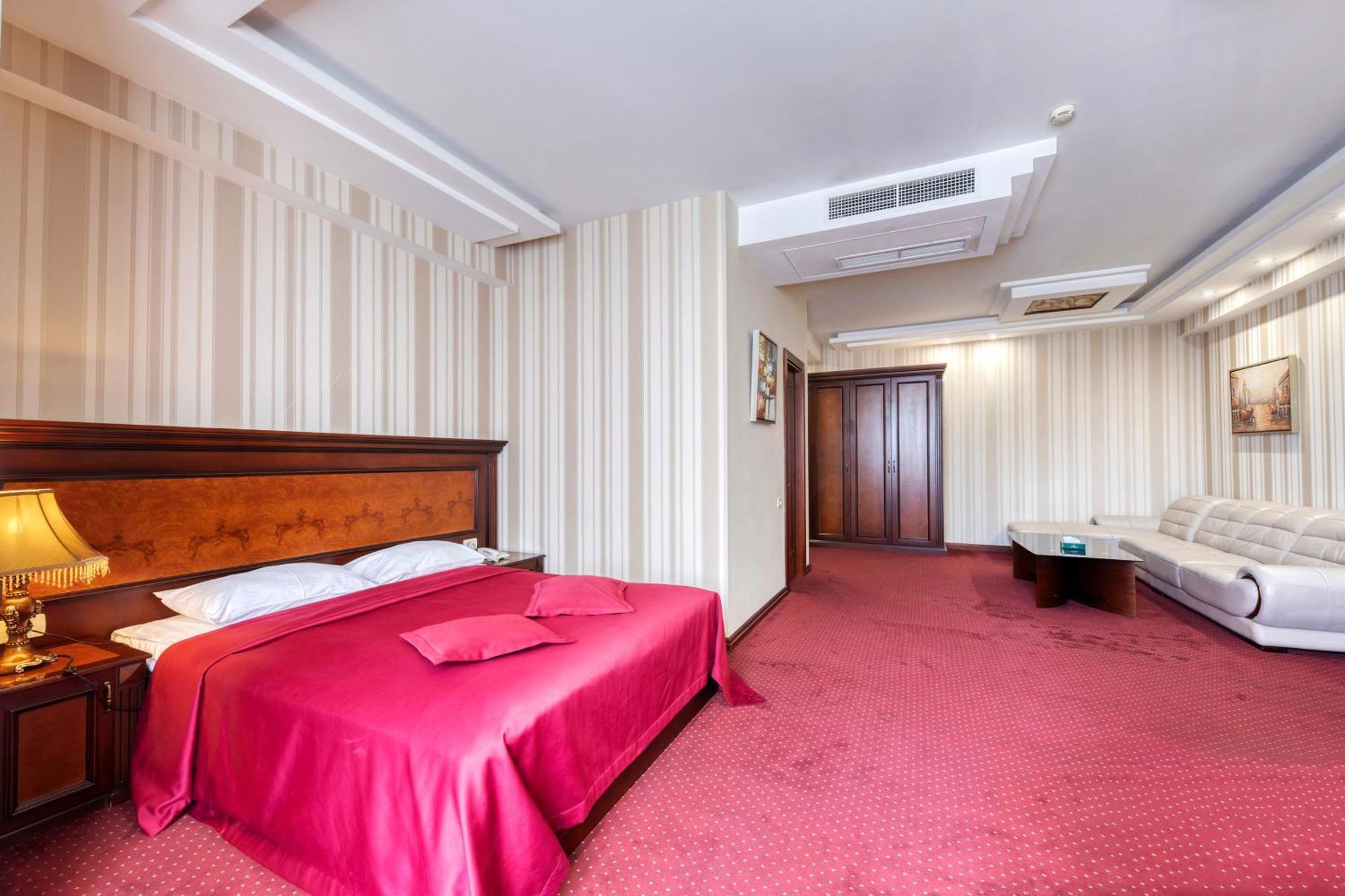 Spa Hotel Grace Forum Yerevan Quarto foto