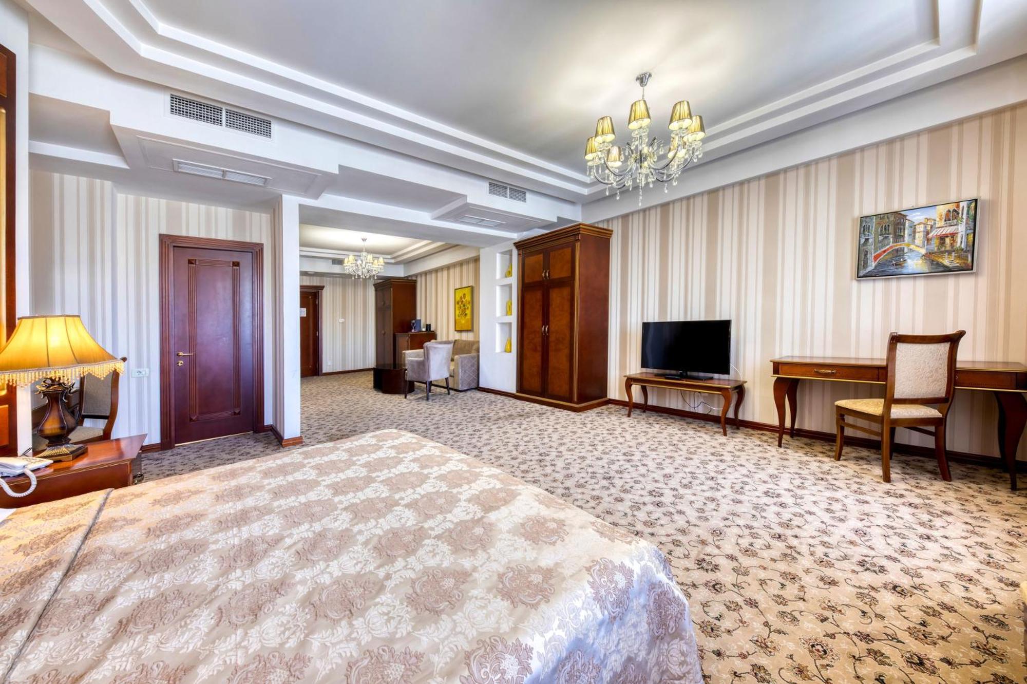Spa Hotel Grace Forum Yerevan Quarto foto