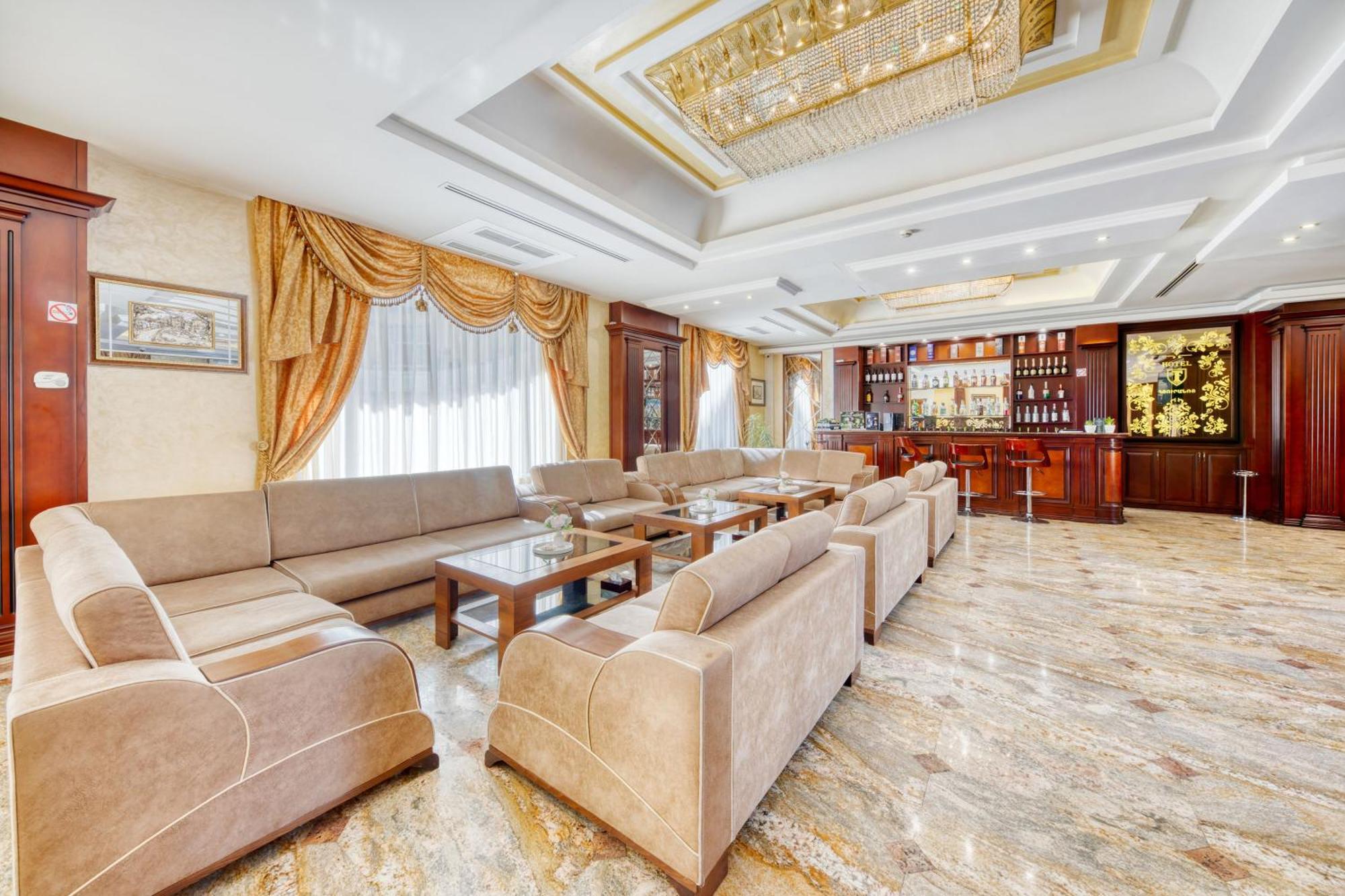 Spa Hotel Grace Forum Yerevan Exterior foto