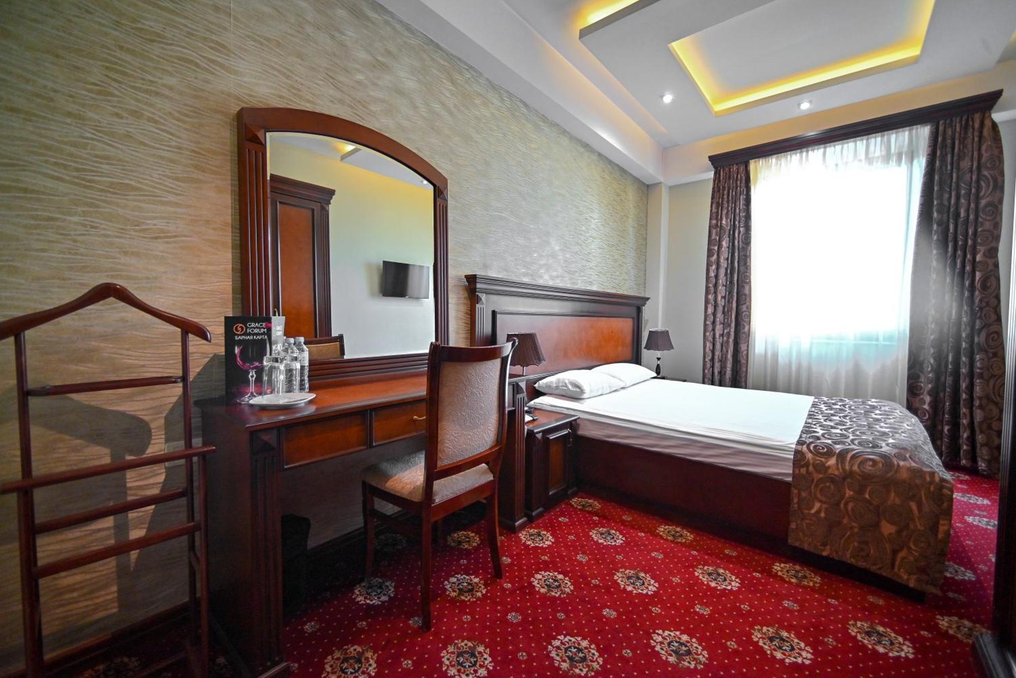 Spa Hotel Grace Forum Yerevan Exterior foto